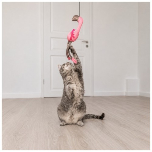Іграшка для котів Trixie Вудочка з фламінго 42-106 см рожева (4011905532424)