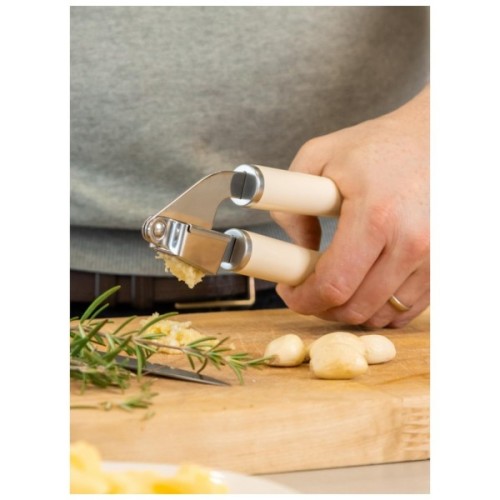 Прес для часнику KitchenAid Coreline 19 см кремовий (KAG132OHACE)