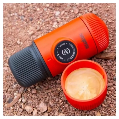 Кавоварка кемпінгова Wacaco Nanopresso з чохлом червона (WNANORED)