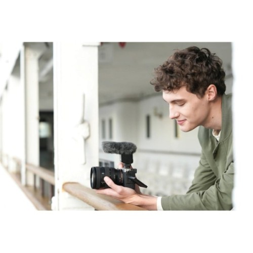 Об'єктив Sony 20-70mm f/4.0 G for NEX FF (SEL2070G.SYX)