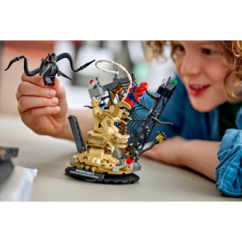 Конструктор LEGO Super Heroes Легендарна битва: Людина-павук vs. Піщана людина (76334)