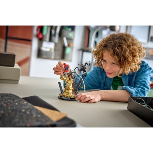 Конструктор LEGO Super Heroes Легендарна битва: Людина-павук vs. Піщана людина (76334)