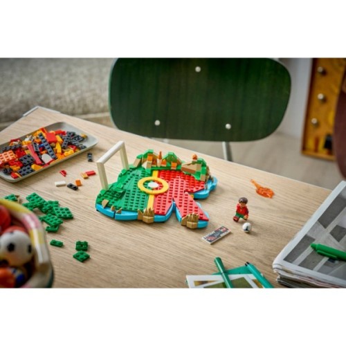 Конструктор LEGO Editions Football Кріштіану Роналду — найкращі моменти футбольних матчів (43012)
