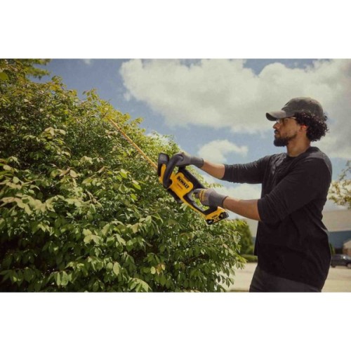 Кущоріз DeWALT акумуляторний, 18V, ніж 55 см, до 19 мм, (без АКБ та ЗУ) (DCMHT562N)